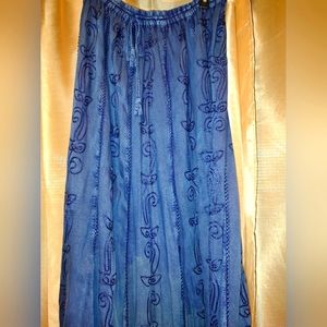 Chambray embossed blue skirt